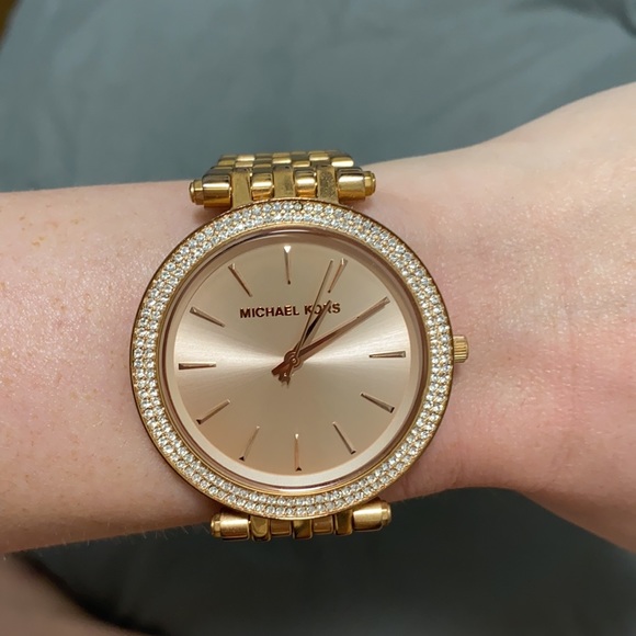 Michael Kors Darci Pavé Rose Gold Watch - Picture 2 of 7